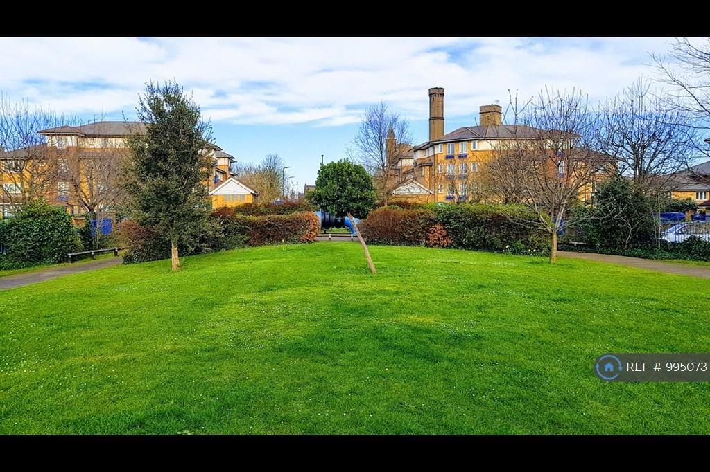 Myddleton Avenue, Finsbury Park, North London, N4 offered by BRH Property Management & Solutions